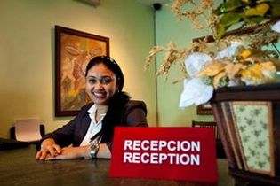 Hotel-Discovery-Reception